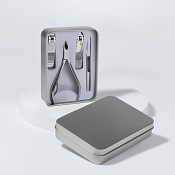 Маникюрный набор в футляре 11,2х8,5х2,2см, 5пр., цв.серебристый